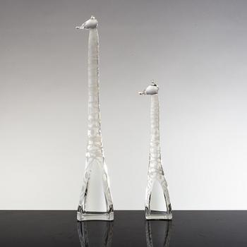 VICKE LINDSTRAND, two glass figurines, Kosta. Signed.