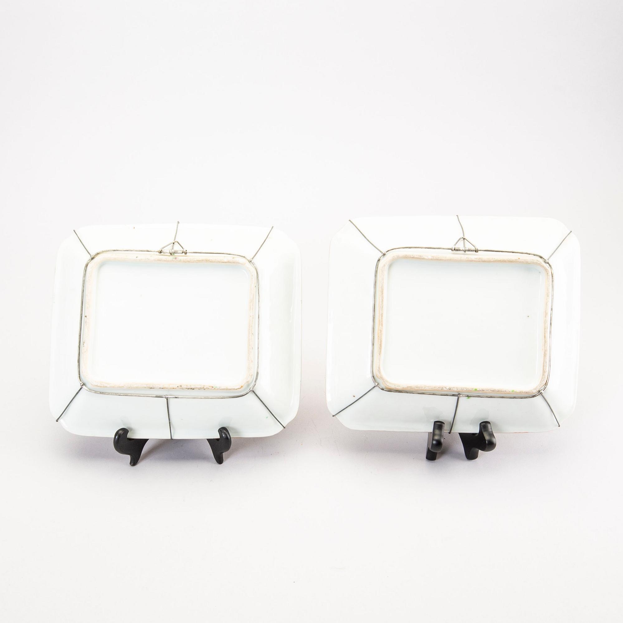 A pair of Chinese Kanton Qing Dynasty porcelain plates.