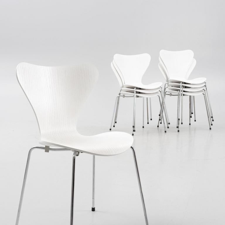 Arne Jacobsen, stolar, 8 st, "Sjuan", Fritz Hansen, Danmark, 2015.