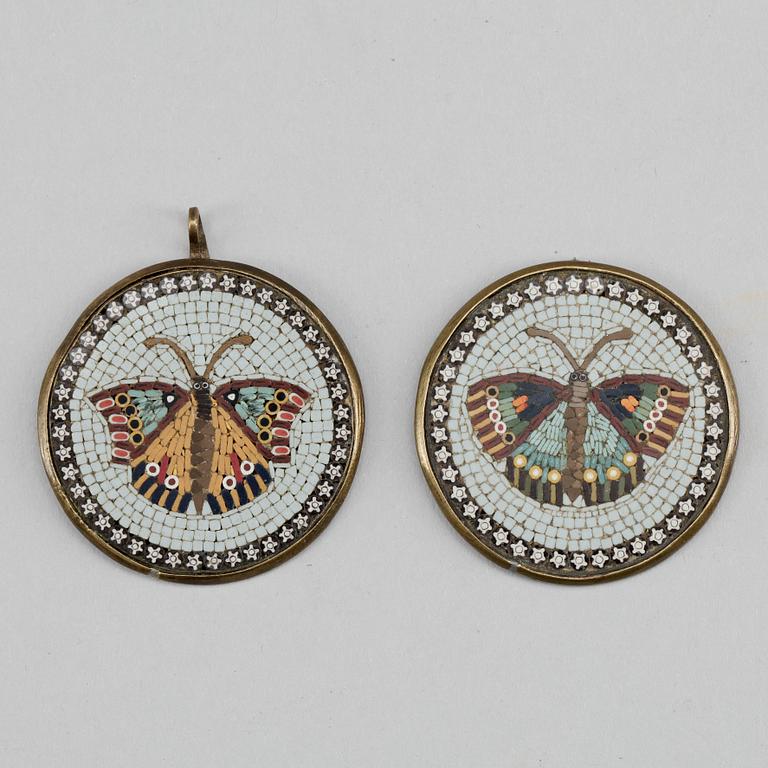 HÄNGEN, 2 st, mikromosaik, 1900-talets början.