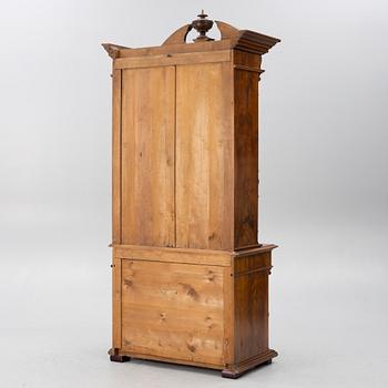 Bokskåp, nyrenässans, omkring 1900.