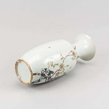 A Chinese vase, 20th Century.