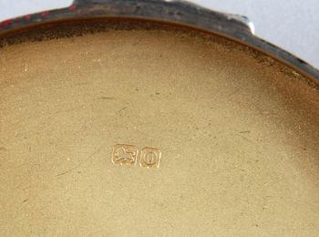 CIGARETTSKRIN SAMT DOSA, silver, Birmingham 1905 resp 1913.