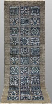 A Zigler runner carpet, 237 x 77 cm.