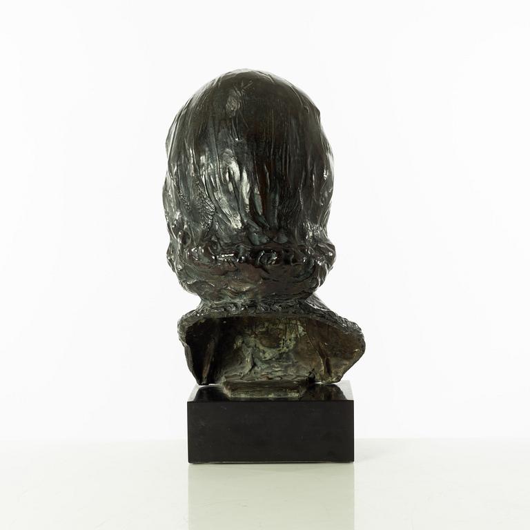 Gudmar Olovson, sculpture. Signed. Numbered. Foundry mark. Bronze, total height 45 cm, length 22 cm.