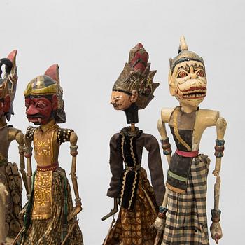 18 Indonesian 'Wayang golek' puppets / marionettes, circa 1900.