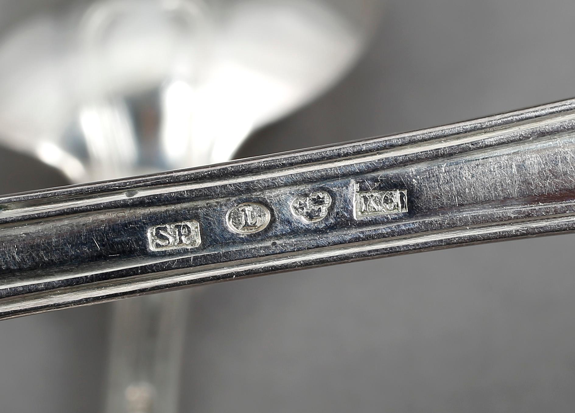 HÖGADLIGA BESTICKSERVISDELAR, 53 delar, silver, Samuel Pettersson, Linköping 1888. Tot ca 2700 gram.