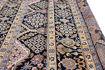 A Najafabad carpet, c. 407 x 285 cm.