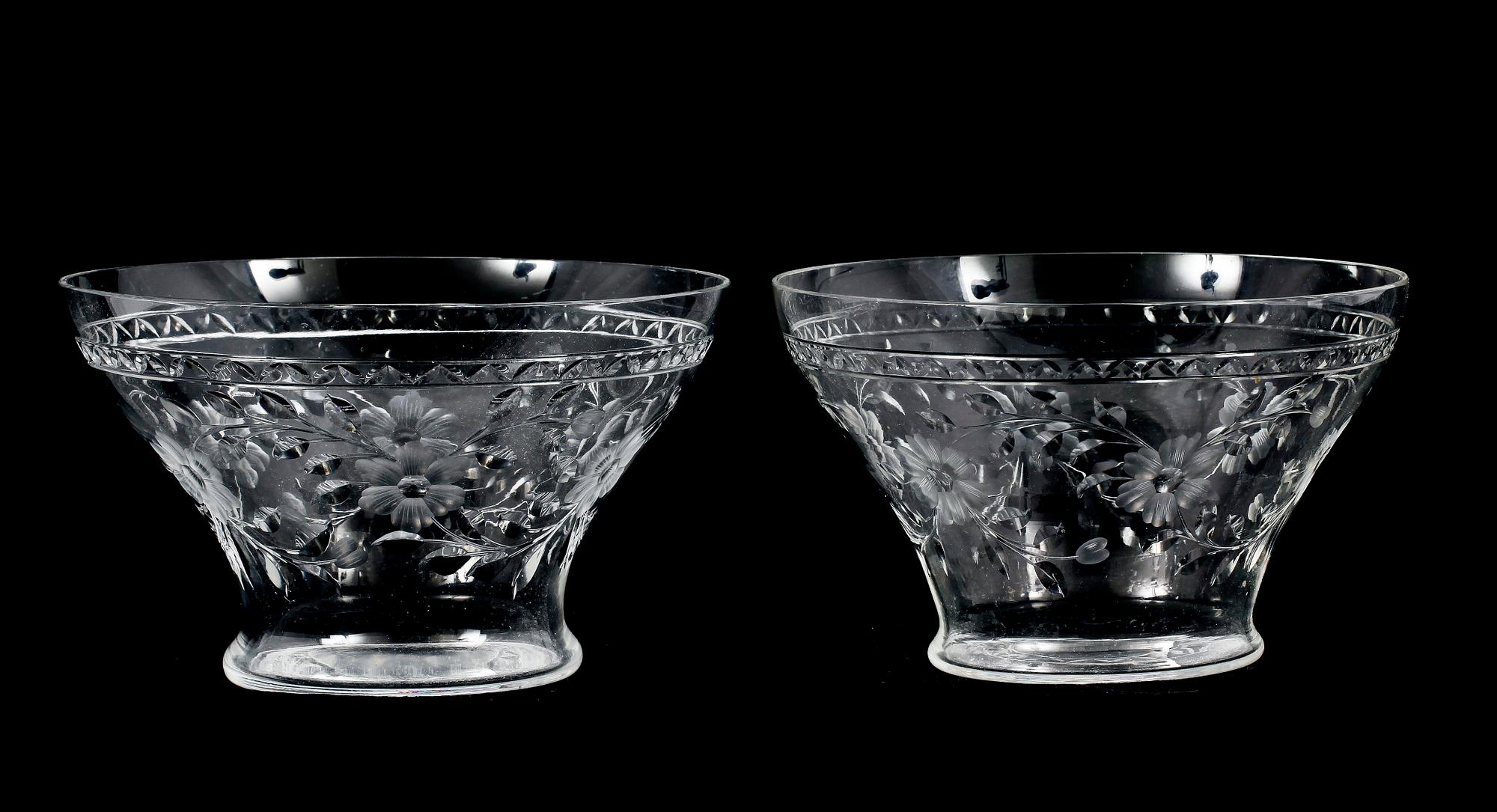 SKÅLAR, ett par, glas. Möjligen Orrefors, 1900-talets första hälft.