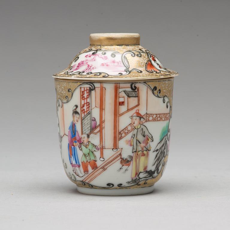 KOPP med FAT, porslin. Qingdynastin, Qianlong (1736-95).