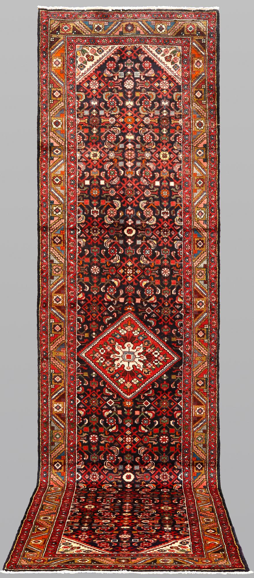 Gallerimatta, Hamadan, ca 420 x 115 cm.