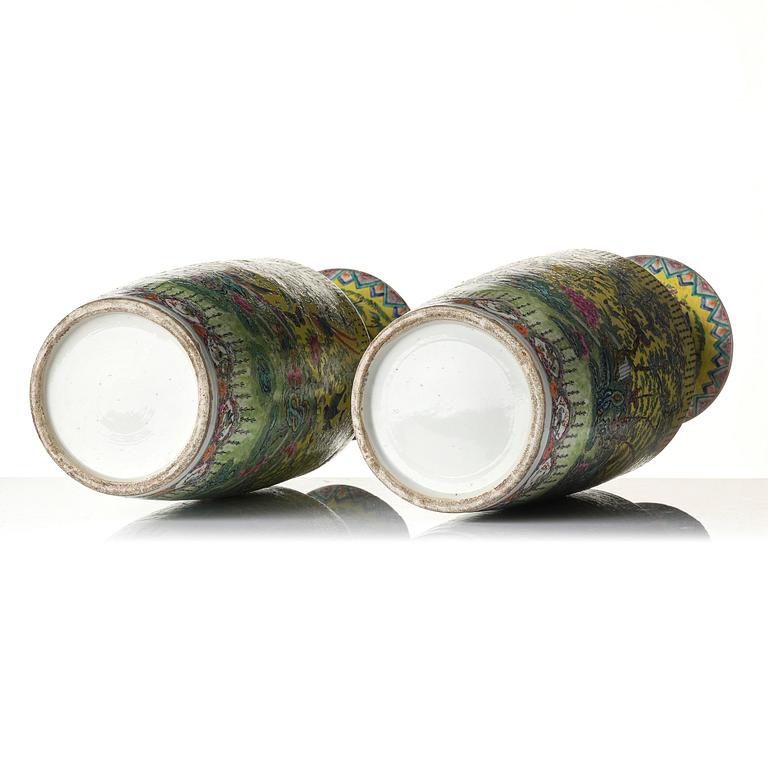 A pair of yellow ground famille rose '100 birds' vases, late Qing dynasty.