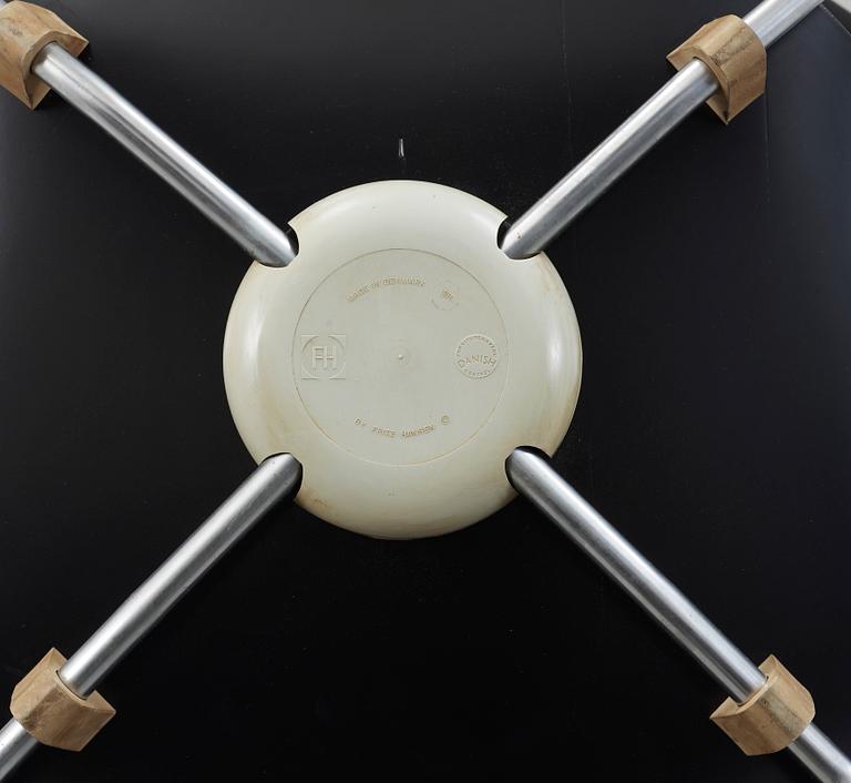STOL, "Sjuan", Arne Jacobsen, Fritz Hansen, formgiven 1955.