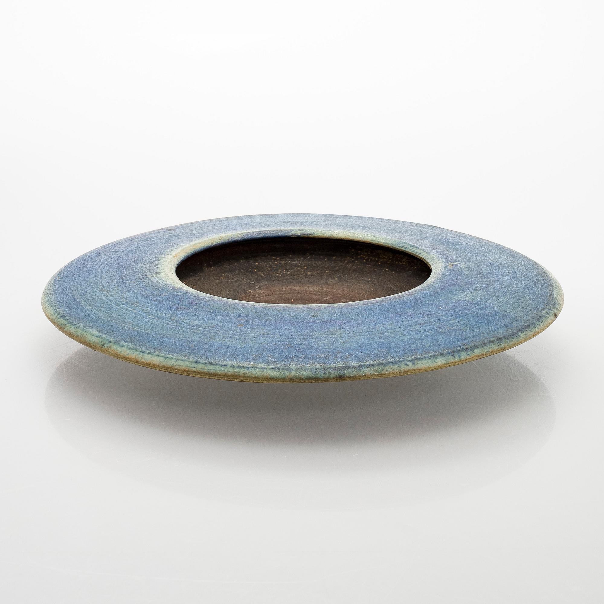 Francesca Mascitti-Lindh, A stoneware flower dish, signed FML Arabia.