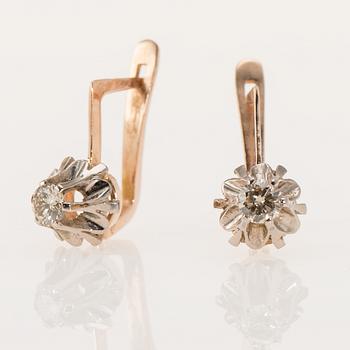 ÖRHÄNGEN, 14K guld (583), briljantslipade diamanter. Sovjetiska stämplar. Vikt totalt ca 4,1 g.