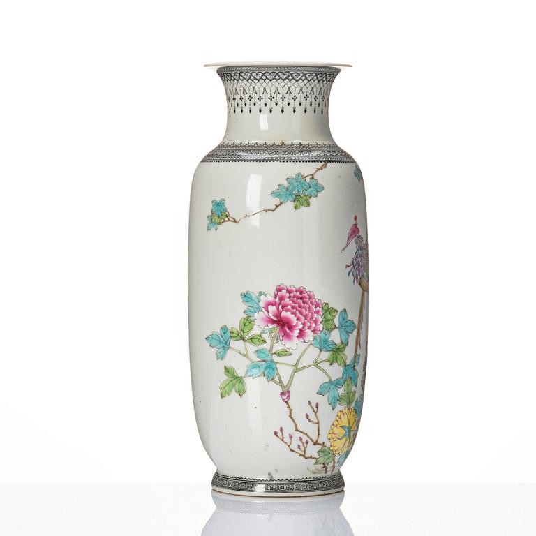 A Chinese vase, 20th Century.