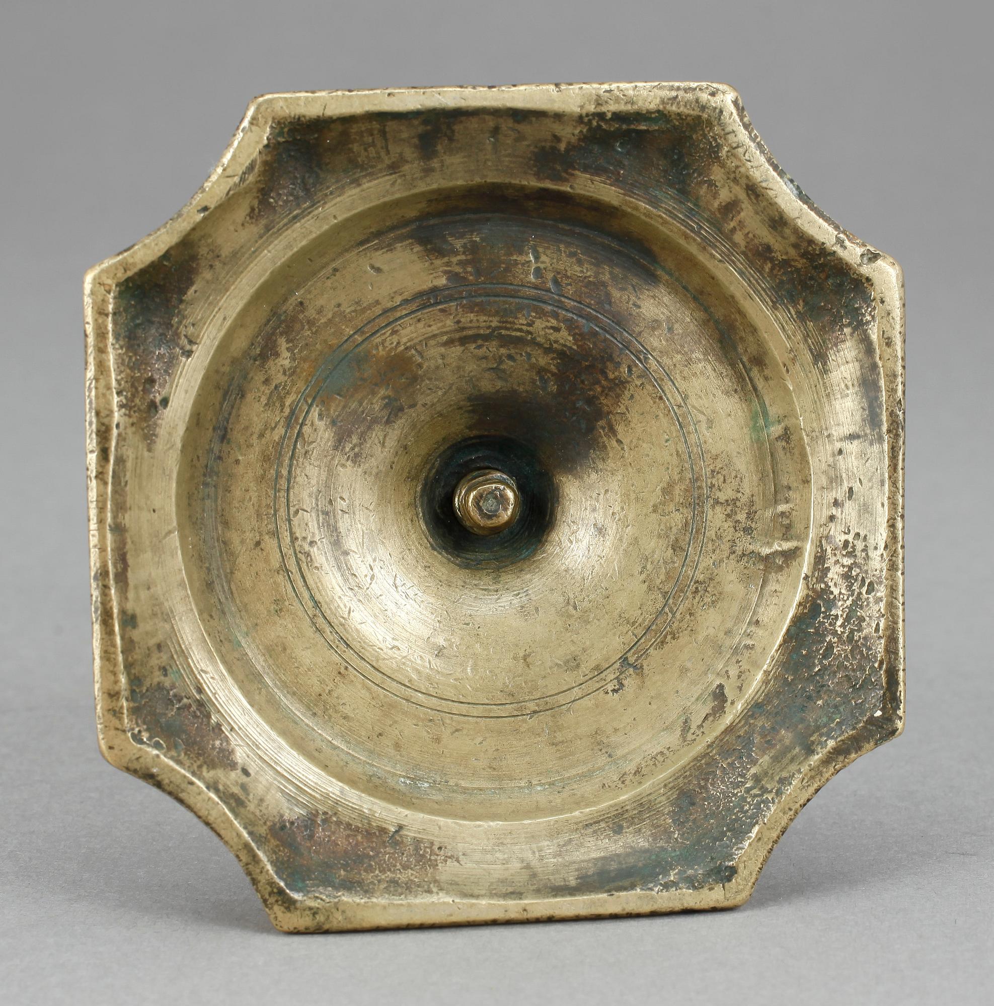 LJUSSTAKE, mässing. Barock, 1700-tal.