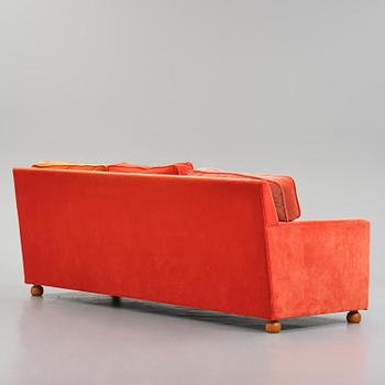 Josef Frank, a three-seated sofa, model 3031, Firma Svenskt Tenn, 2000s.