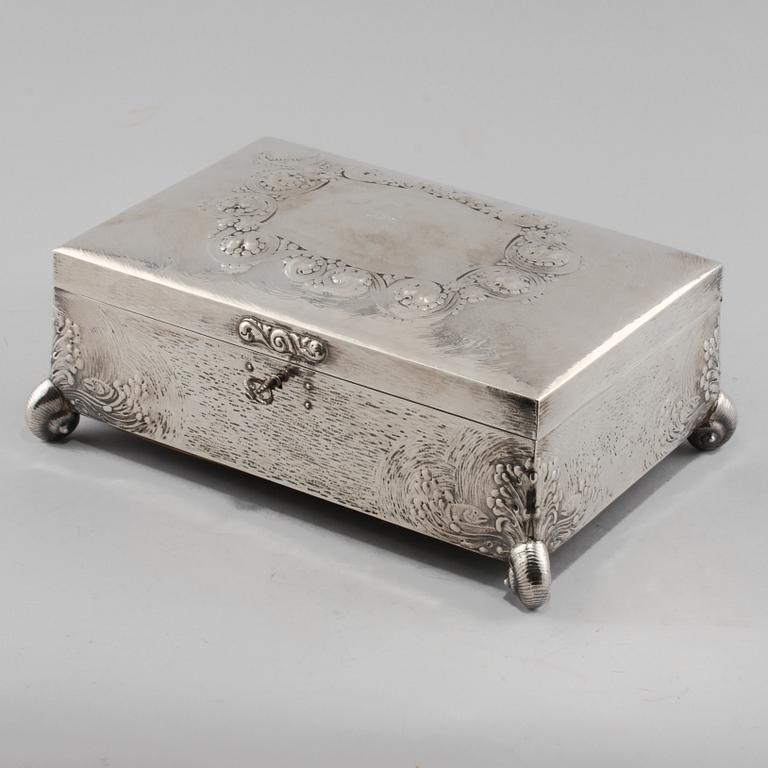 SKRIN, silver, jugend, K. Andersson, Stockholm, 1917. Total vikt 2860 g.