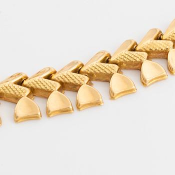 18K gold necklace, Italy.