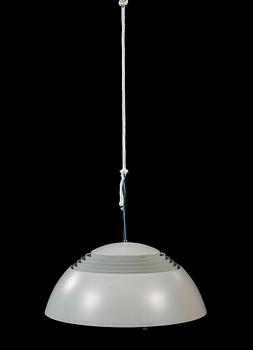 TAKLAMPA, "AJ Pendeln", Arne Jacobsen, Louis Poulsen, Danmark, 1900-talets andra hälft, höjd ca 20 cm.