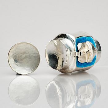 Lars Arby, a sterling silver and enamel box with lid, Gothenburg, Sweden 1975.