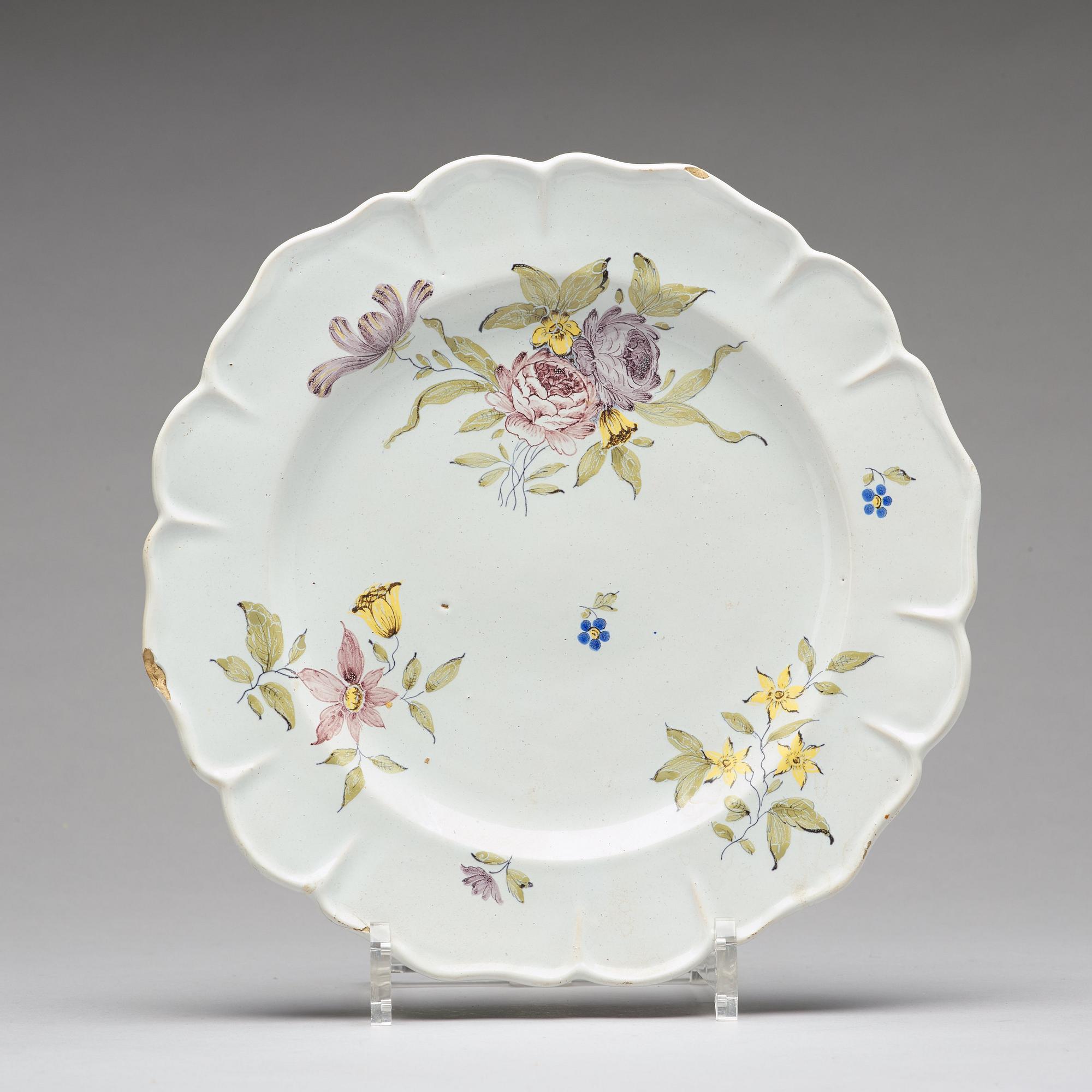 TALLRIKAR, nio stycken, fajans. Rörstrand, 1700-tal.