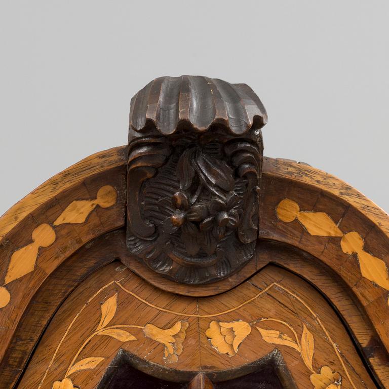 HÖRNSKÅP, ett par, Holland, 1800-tal.
