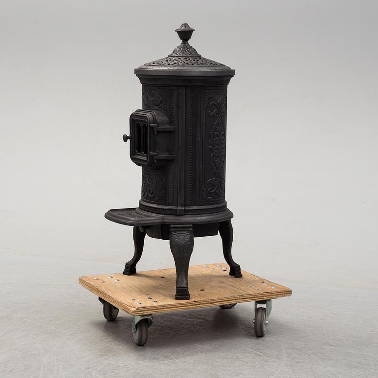 A circa 1900 iron stove by Näfvekvarns Styckebruk.