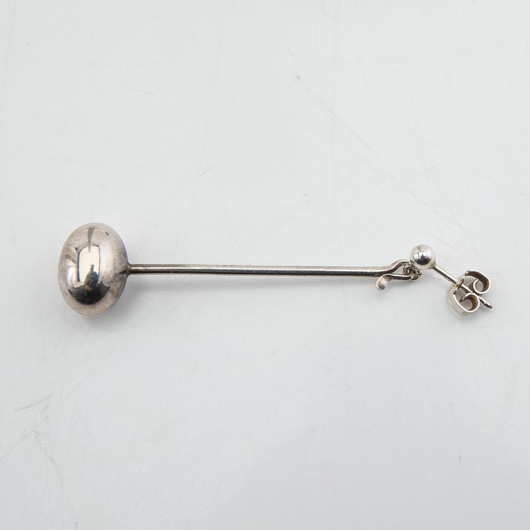 Vivianna Torun Bülow-Hübe, örhängen, ett par, silver, Georg Jensen, Danmark.