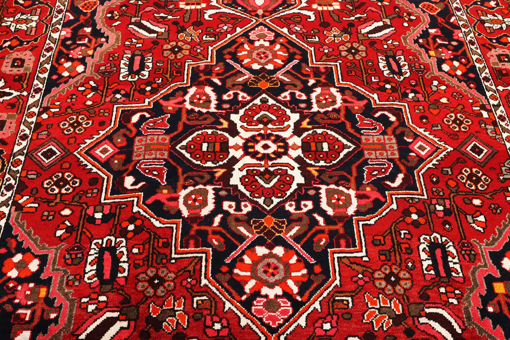 Matta, Bakhtiari, ca. 308 x 212 cm.