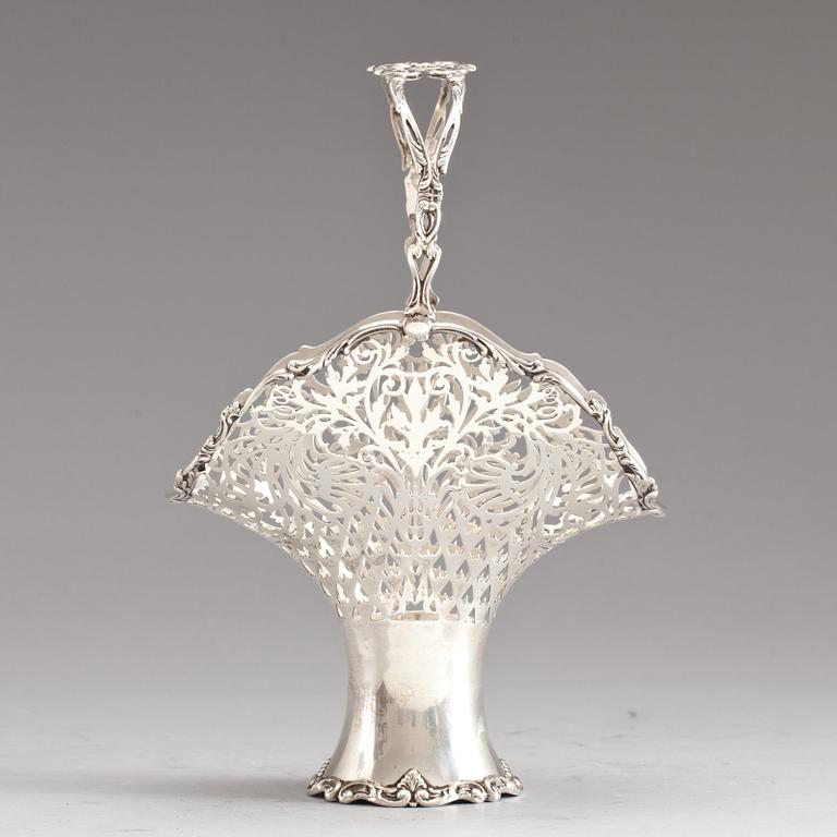 KORG, silver, Henry Matthews, Birmingham, England, 1913. Vikt ca 350 g.