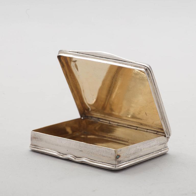 A French 18th century parcel-gilt silver snuff-box, unidentified marks.