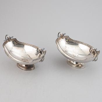A pair of silver plated bowls, first half of the 20th Century.