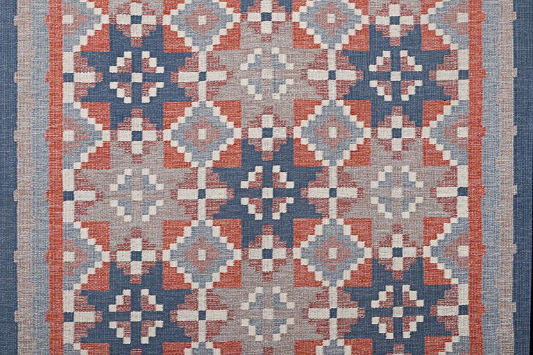 Erik Lundberg, a flat weave carpet, Vävaregården, Eringsboda, Sweden, ca 244 x 173 cm.