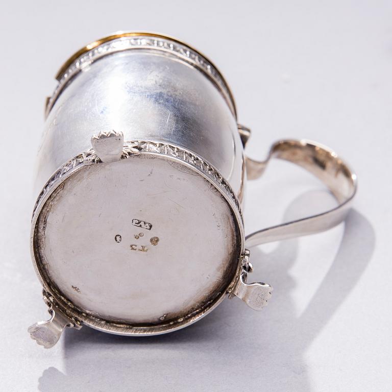 SENAPSKANNA, silver, Petter Adolf Sjöberg (1798-1833), Stockholm 1825. SKED, silver, London 1902. Tot. vikt 102 g.