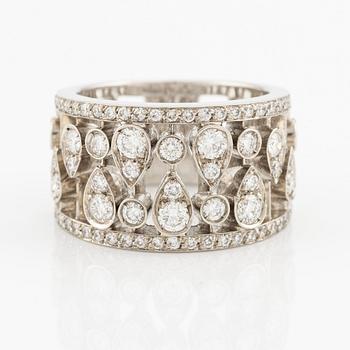 Ring in 18K white gold with brilliant-cut diamonds, Italy.