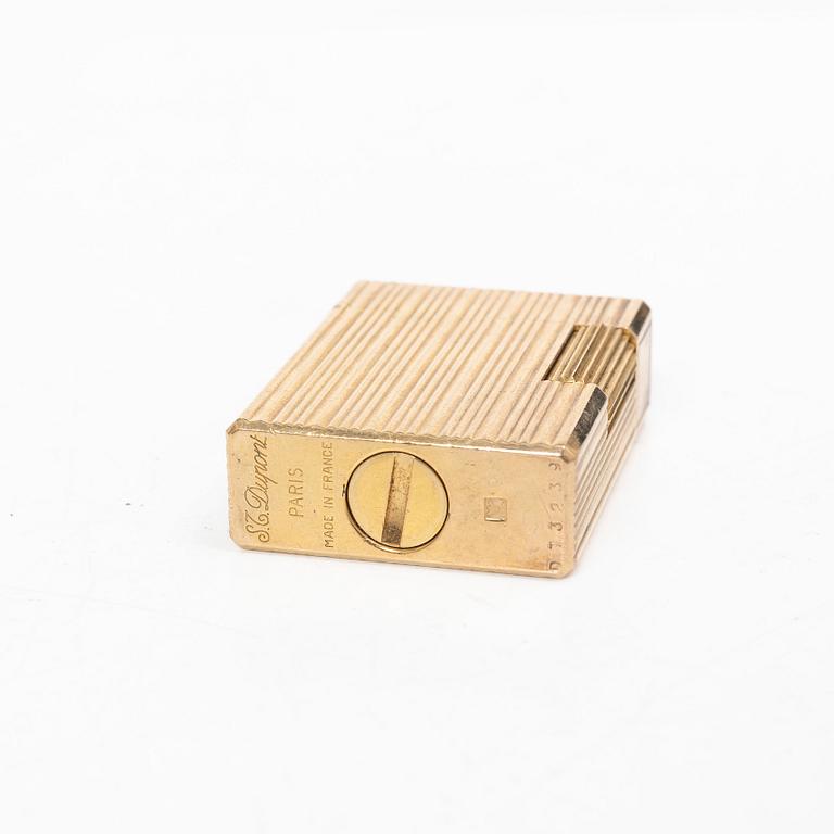 A lighter, Dupont, Paris.