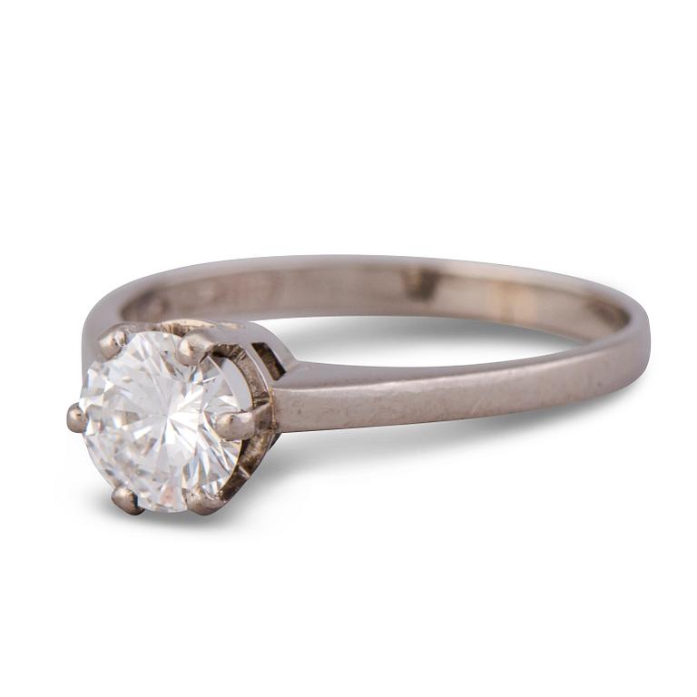 A RING, brilliant cut diamond, 18K white gold. A. Tillander 1973.