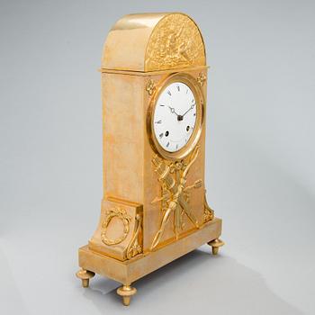 MANTLE CLOCK, gilt bronze, by Jonas Cederlund, Stockholm 1799-1825. Empire.