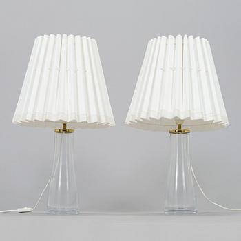 Maire Gullichsen, A pair of 1990s tablelamps for Artek.
