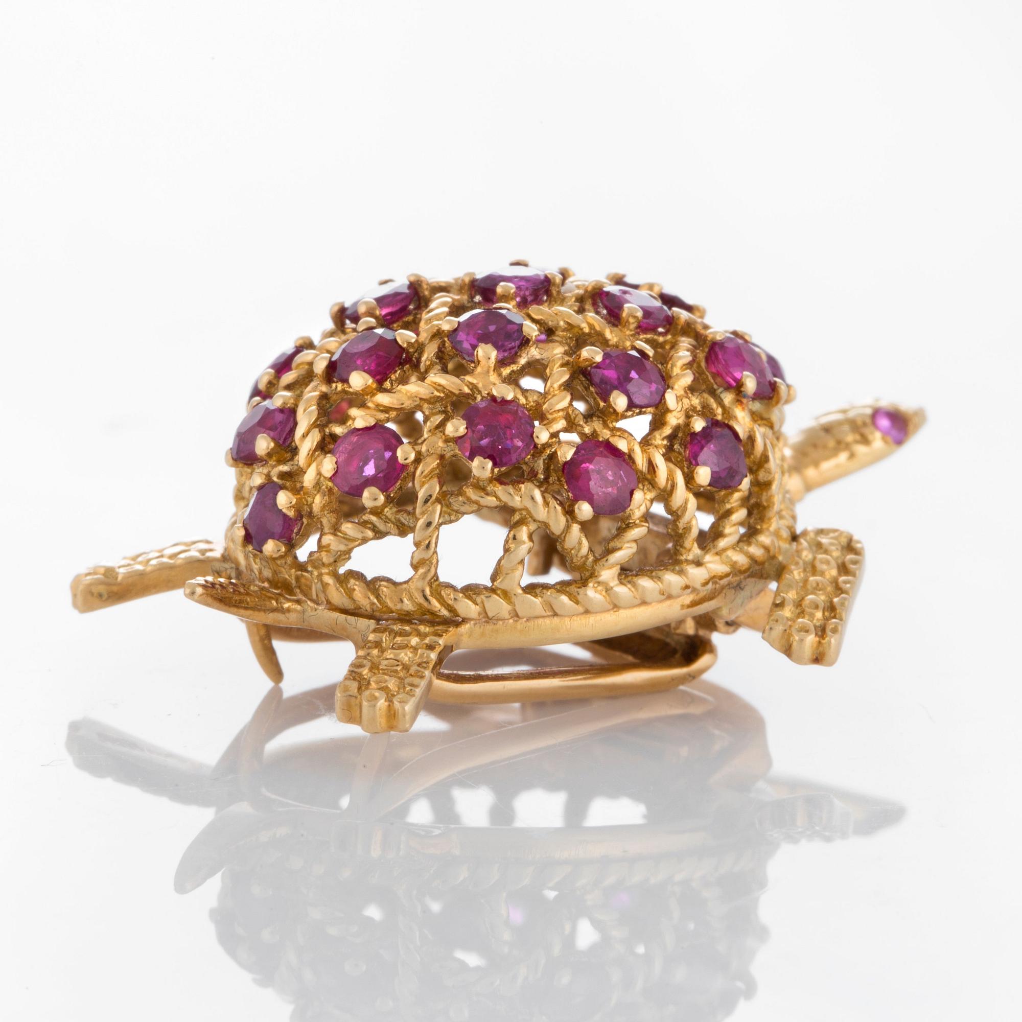 Cartier brosch i form av en sköldpadda 18K guld med rubiner.