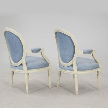 KARMSTOLAR, ett par, gustaviansk stil, 1900-tal.