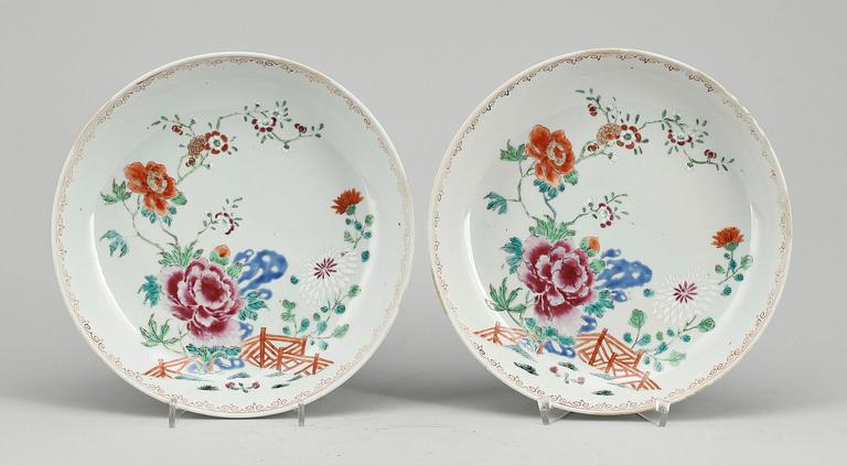 SKÅLFAT, två par, porslin, Kina Qingdynastin, Qialong 1736-95.