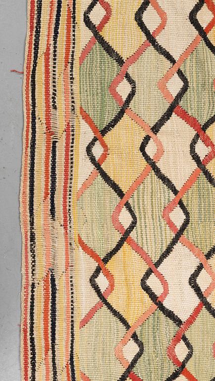 Barbro Nilsson, a drape, "Vingåkra". Tapestry weave. 193,5 x 161 cm.