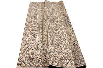 Matta, Keshan, ca 352 x 240 cm.