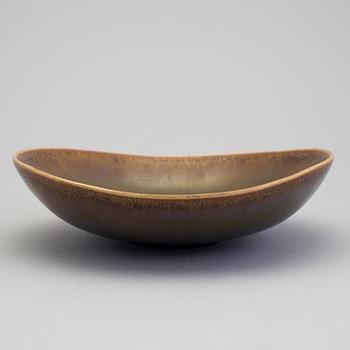 STIG LINDBERG, a stoneware bowl, Gustavsberg 1951.