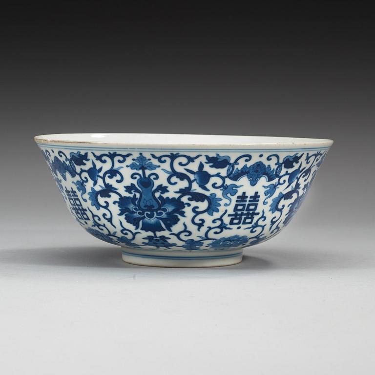 A blue and white lotus bowl, Qing dynasty with Daoguangs seal mark and period (1821-50).