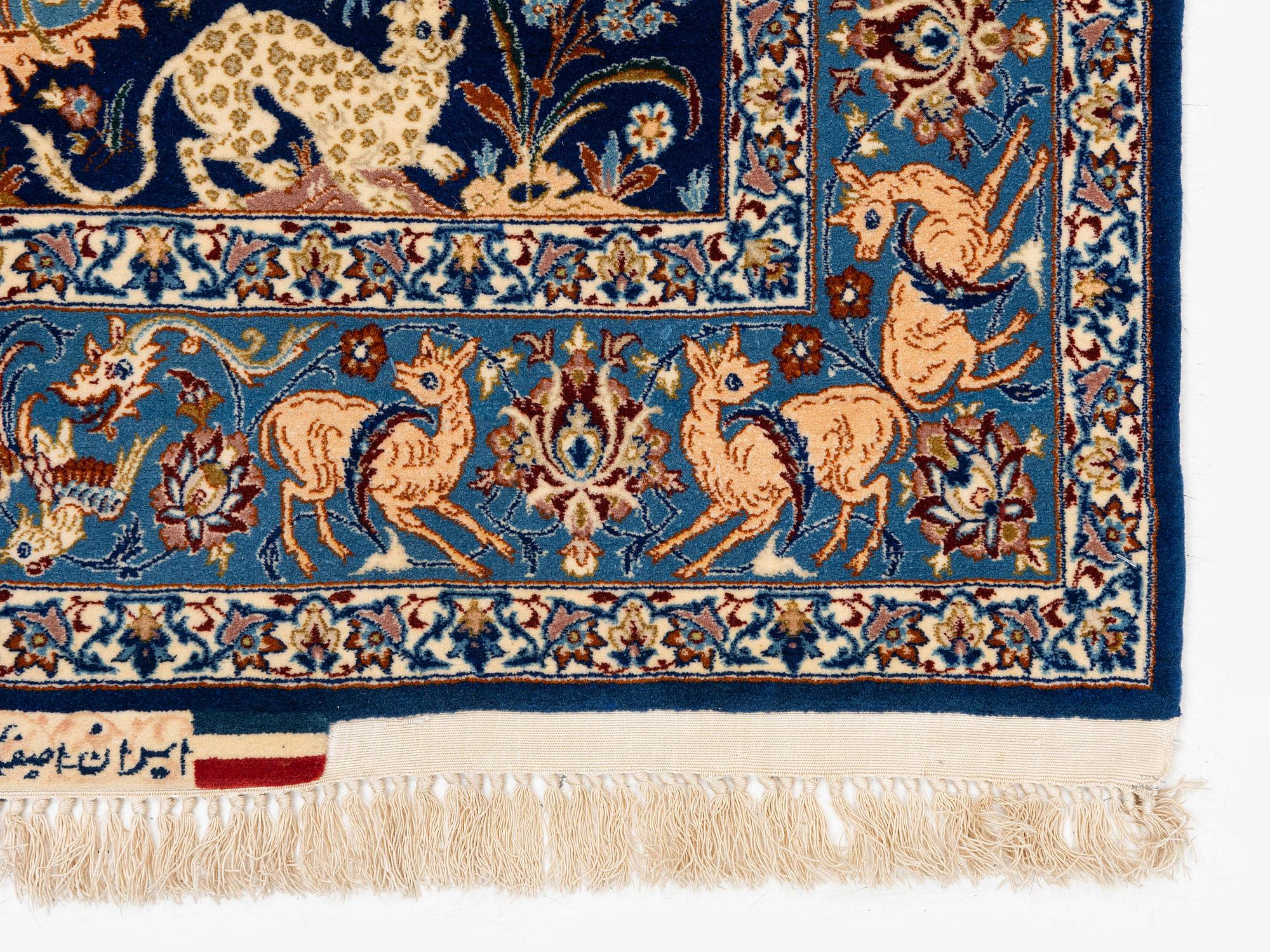 Matta, semiantik Isfahan, Centrala Persien, part silk, signerad, ca 175 x 106 cm.