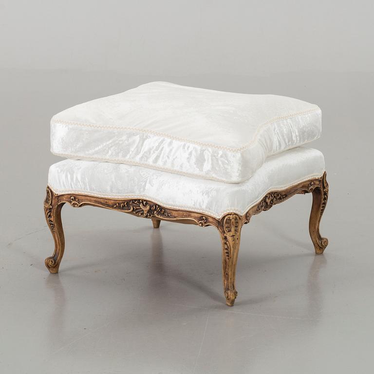 STOOL IN ROCOCO STYLE, 20th century.
